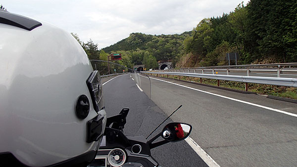 高速道路を走行